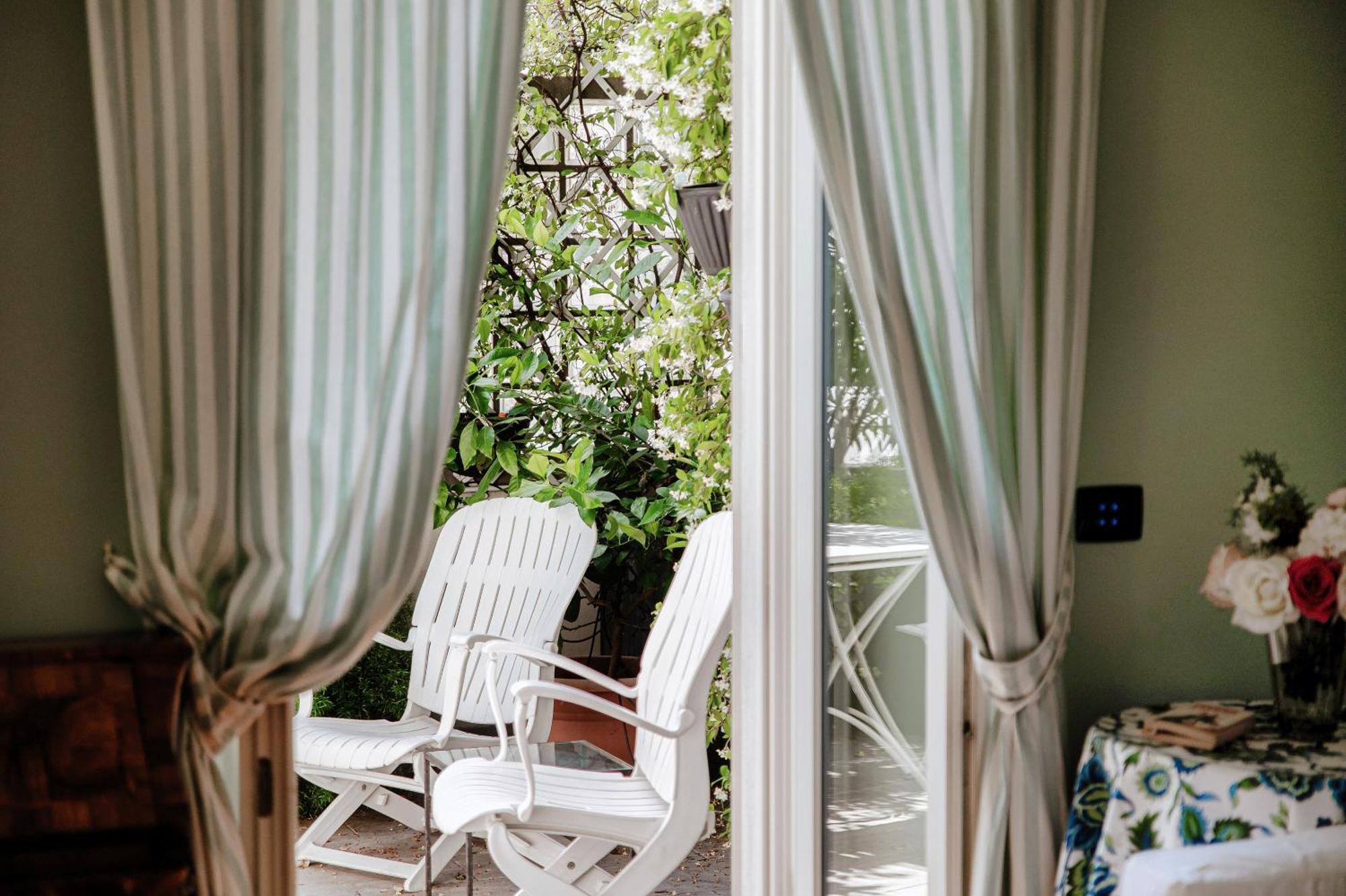 Green Home 65 - The House Of Travelers Комо Экстерьер фото